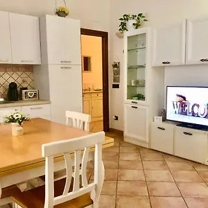 Exclusive Use- Uso Esclusivo - La Maison De Gioel - Entire House - Intera Casa - With Kitchenette - Con Cucinino - With Washing Machine - Con Lavatrice - Free Public Parking In Front Of The House - Parcheggio Pubblico Gratuito Difronte Casa Appartamento